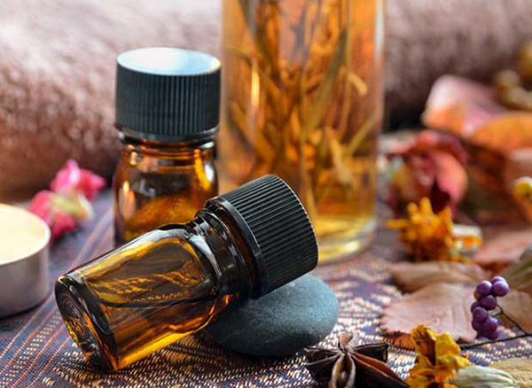 tinh dầu trầm hương là gì, tinh dầu trầm hương dùng để làm gì, tinh dầu trầm hương nguyên chất